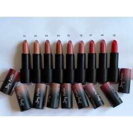 Матова помада Parisa Stay Matte